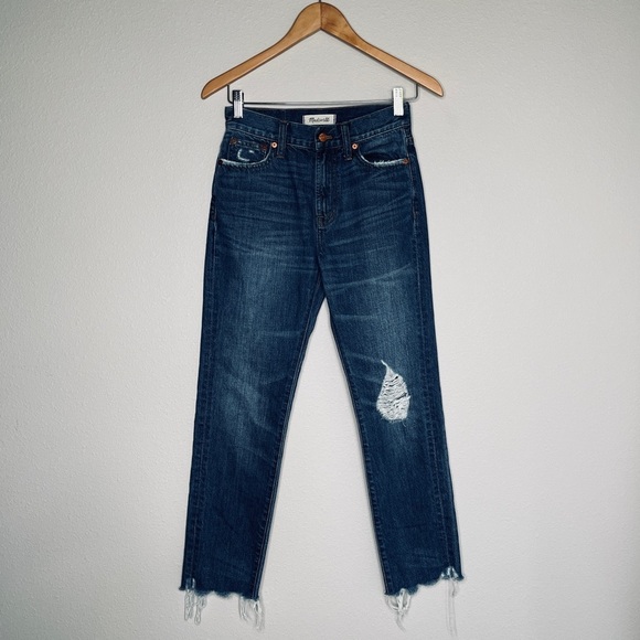 Madewell The Perfect Summer Jean: Destructed
Edition Robinson Wash | Size 24 - Picture 2 of 16
